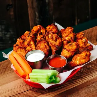 bbq chicken, fried chicken, bbq wings, chicken wings, chicken wings and fried chicken, chicken, fried chicken wings, poultry, food