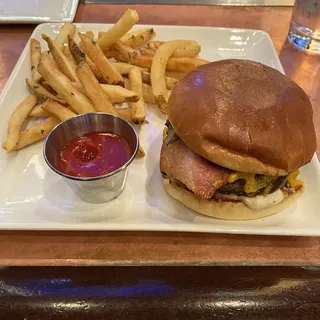 DOUBLE STACK BURGER*