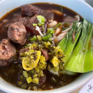 Braised beef &amp; tendon thick noodle.