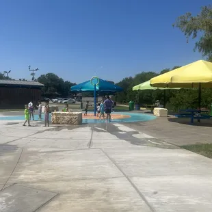 An area where smaller children can play with the water