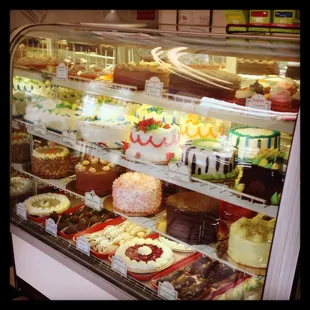 Lots of delicious bakery items!