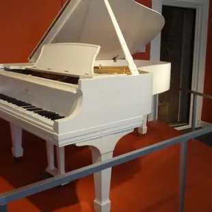 Famous Fats Domino Piano restore after Hurricane Katrina