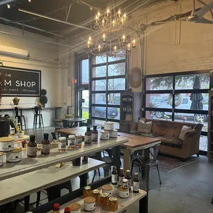 Can a ham shop be quaint and have a vibe at the same time? The Old Va Ham Shop figured out how to do both!