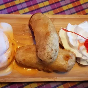 Dessert: fried banana with homemade Thai tea ice cream