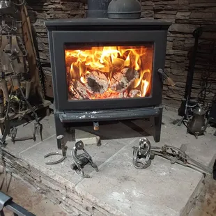 The only brewery in Tehachapi with a cozy fireplace in the colder months. Perfect for a night of libations and board games.