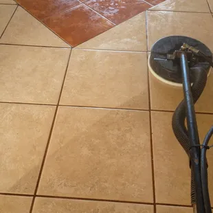 We love transforming your tile and grout!  See the true colors.