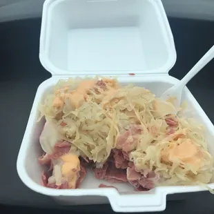 Breadless Rueben. Very nice owner. Very accommodating. Yummmmo