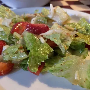 Strawberry Walnut Salad