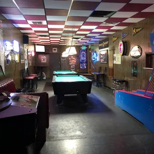 Big buck hunter, golden tee...old school bar with quality service