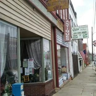 an olde tyme cafe