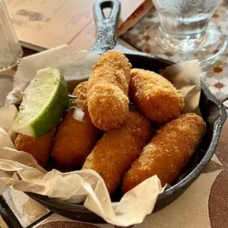 CROQUETTES CHICKEN/ CROQUETAS POLLO