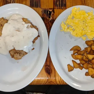 The Bull rider with chicken fried steak.  So big, it needs it's own plate.