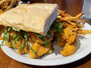 Live Edge Bar And Grill