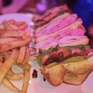 The food is huge ! Come with an appetite!