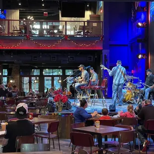 Live country music every night!