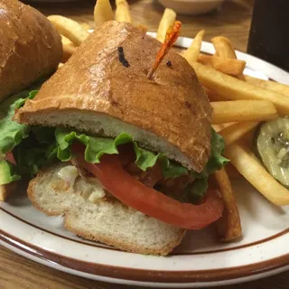 Willy's Chicken Breast Sandwich