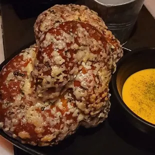 Garlic Cheese Five Blossom Bread w/ Spicy Cheese Sauce