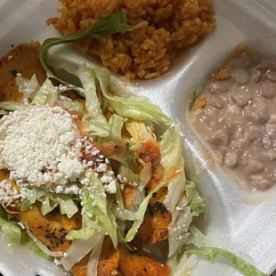 Enchiladas , frijoles y arroz/ beans &amp; rice