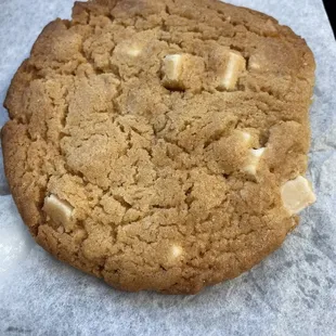 White Chocolate Macadamia Nut Cookie