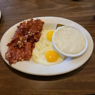 2 eggs sunnyside up, corned beef hash &amp; grits