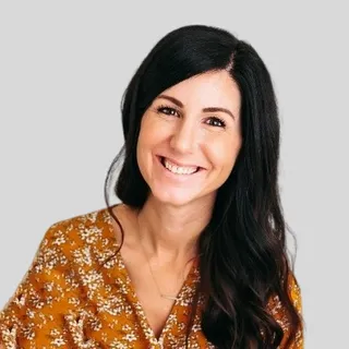 Kelly R.