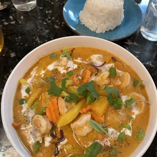 Pineapple Shrimp Curry