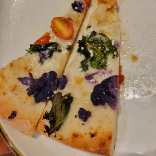 Cauliflower and kale pizza