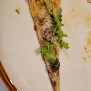 Truffle and mushroom pizza