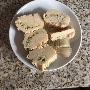 Tamales de pollo de la Olis bakery pero pura masa!!