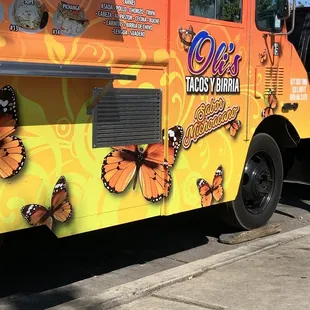 truck looks very easy to find dish pictures are all over the truck pictures really made meals look appetizing