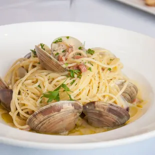 Spaghetti Vongole with Pancetta