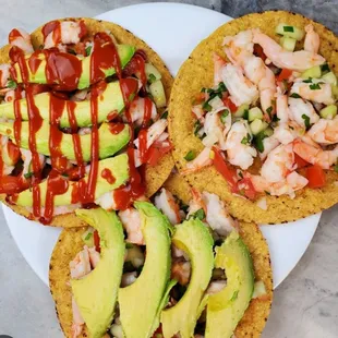Tostadas de ceviche de camarones todos los jueves deliciosas