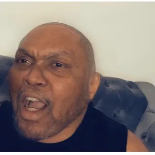 E M.