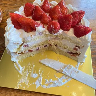 Strawberries and cream cake - 8 inch