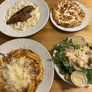 Spicy cajun trio, cesar salad