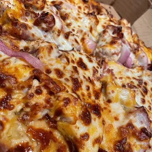 Cauliflower Crust barbecue chicken pizza