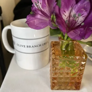 Table setting, coffee mug