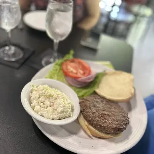 Burger with coleslaw - Lunch Menu