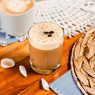 dessert, drink
