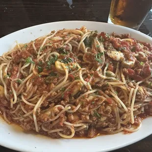Spaghetti with mushrooms and meat sauce