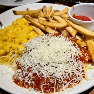 Kids meal w Mac and cheese, side of spaghetti and fries