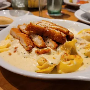 Cheese tortelloni with chicken. I wasn't able to taste this dish. I was really full.