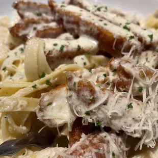 Chicken Fritta Fettuccine Alfredo