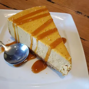 Pumpkin cheesecake deliciousness.