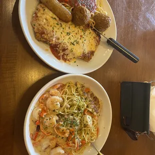 8321 Steak Parmigiana and chicken shrimp carbonara yum! Side pf extra 2 meatballs &amp; 1 Italian sausage added yum