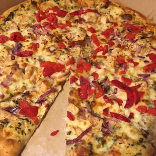 chicken pesto pizza - yum!