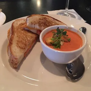 Grilled cheese and tomato soup mmmm