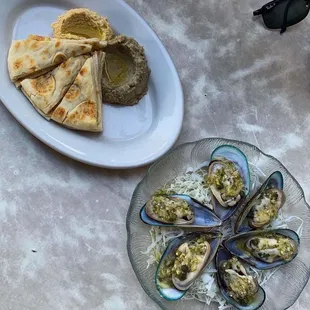 food, oysters and mussels