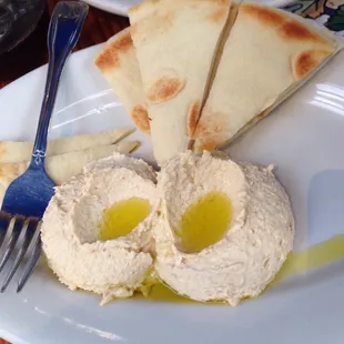 Hummus and Pita Appetizer