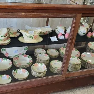 Oliver-Hardin Antiques & More
